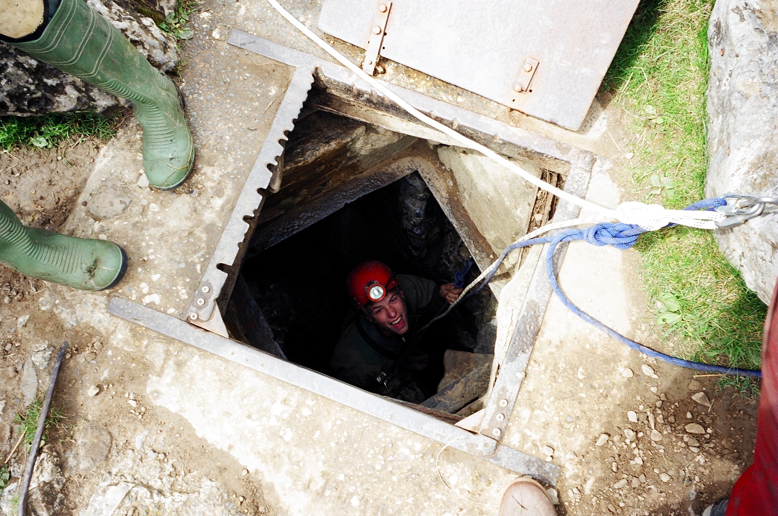 jarvist frost - ricoh gr1 fuji 200asa - easegill - lancs entrance kletnik