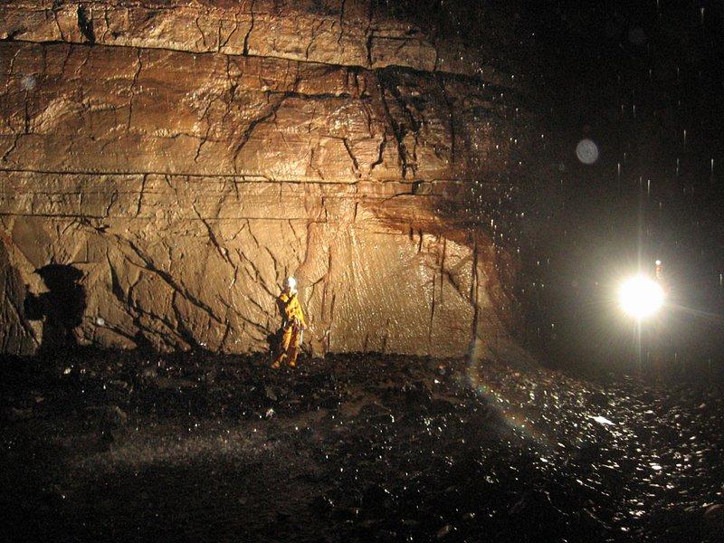 jarvist frost - canon a520 vivitar 283 -gaping gill main chamber - back wall