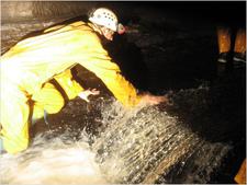 jarvist frost a520 vivitar 283 - ofd2 - streamway towards top - traverse pool - james kp clambering