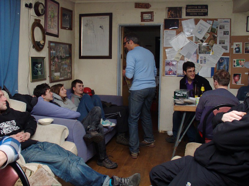 2012-01-21-23.10.48-JarvistFrost-CanonG5-CRW_0392-Shepton Mallet Hut