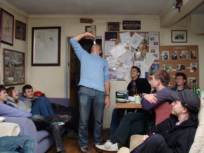 2012-01-21-23.11.54-JarvistFrost-CanonG5-CRW_0394-Shepton Mallet Hut