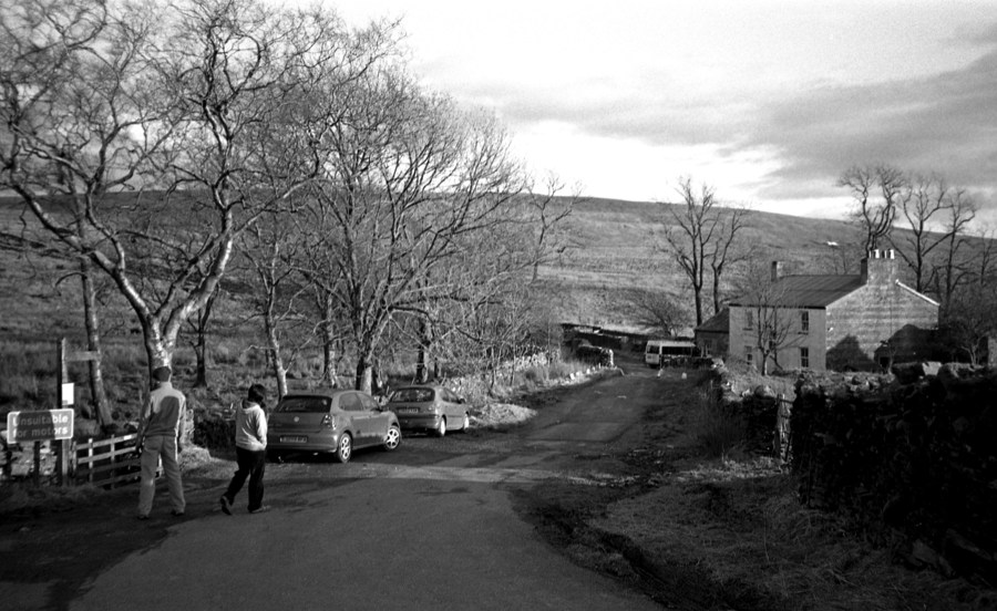 2012-02-19-JarvistFrost-OlympusXA-RolleiRetro100-Rodinal1p50-BullpotFarm04